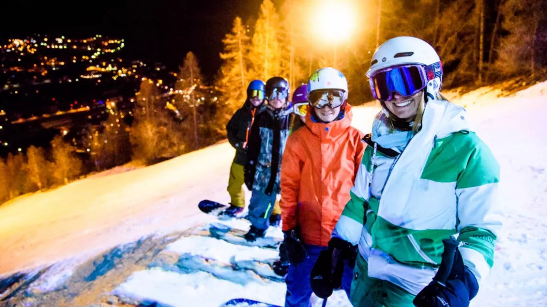 Hautes-Alpes : à Briançon, le mercredi, il est possible de skier de nuit