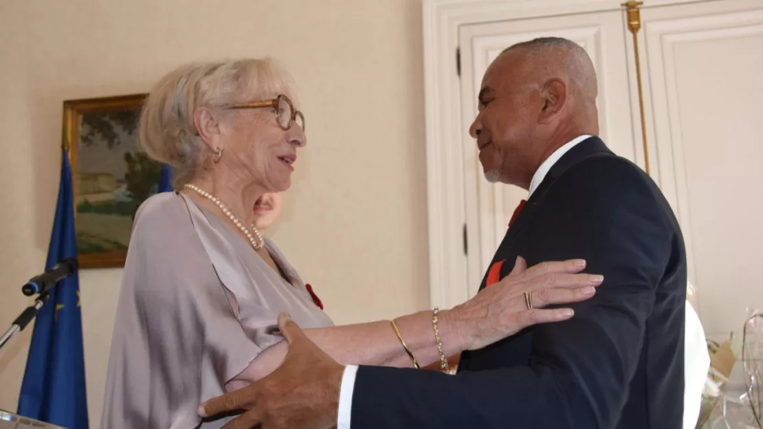 Hautes-Alpes : la légion d’honneur remis Maryvonne Grenier