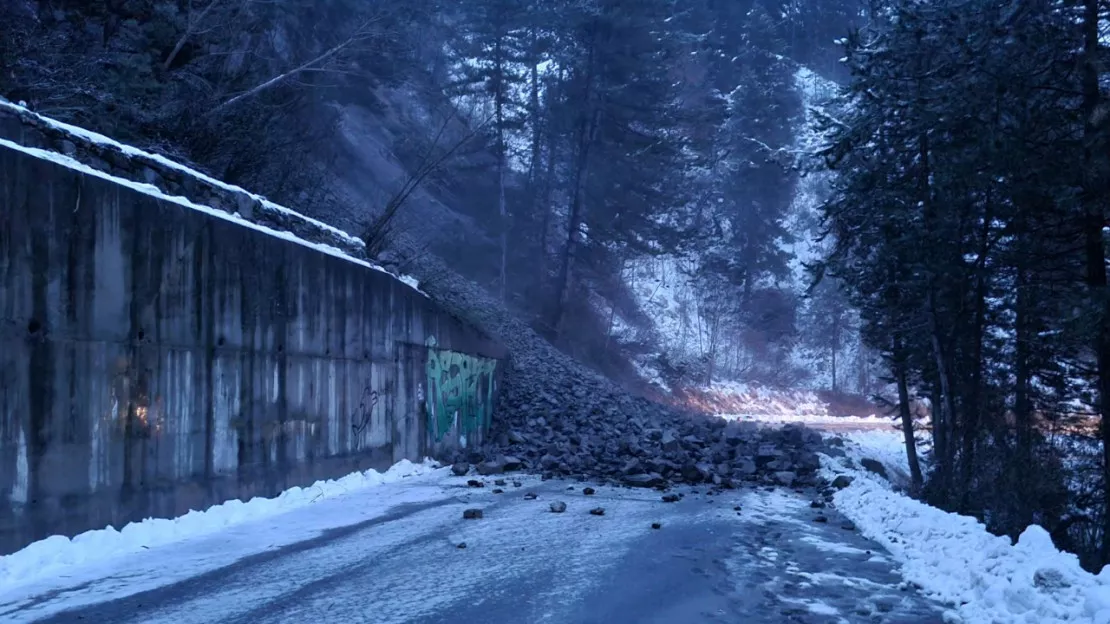 Hautes-Alpes : le village de Réallon reste toujours inaccessible