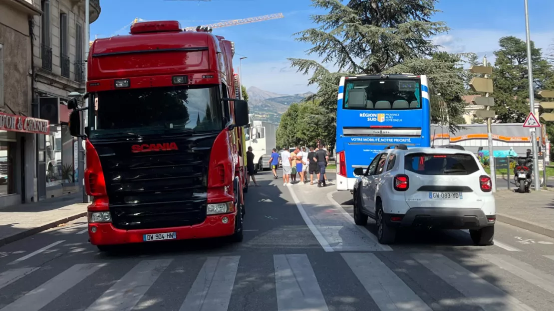 Hautes-Alpes : les forains ont paralysé le centre de Gap ce mercredi