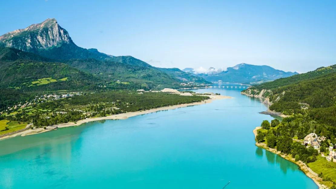 Hautes-Alpes : les professionnels du lac de Serre-Ponçon dans les starting-blocks