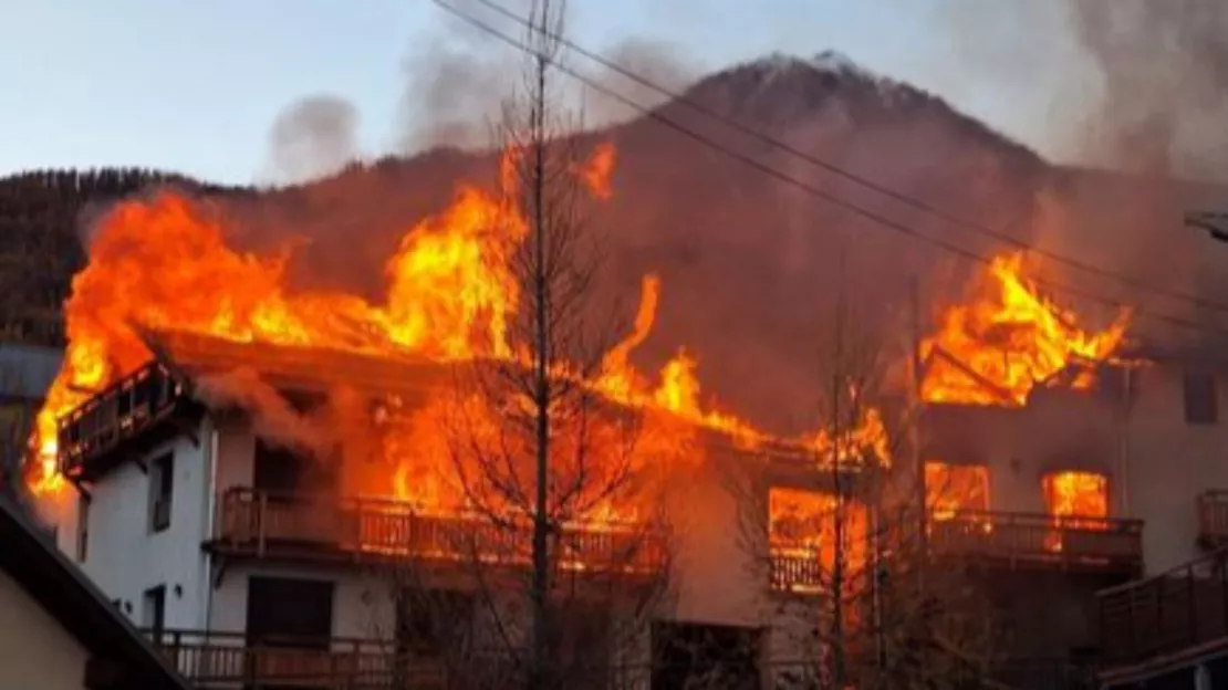 Hautes-Alpes : une vingtaine de pompiers toujours mobilisés après l’incendie à Villard Saint Pancrace