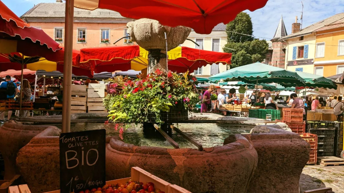 Le marché d'Embrun migre, le temps des travaux place Barthelon