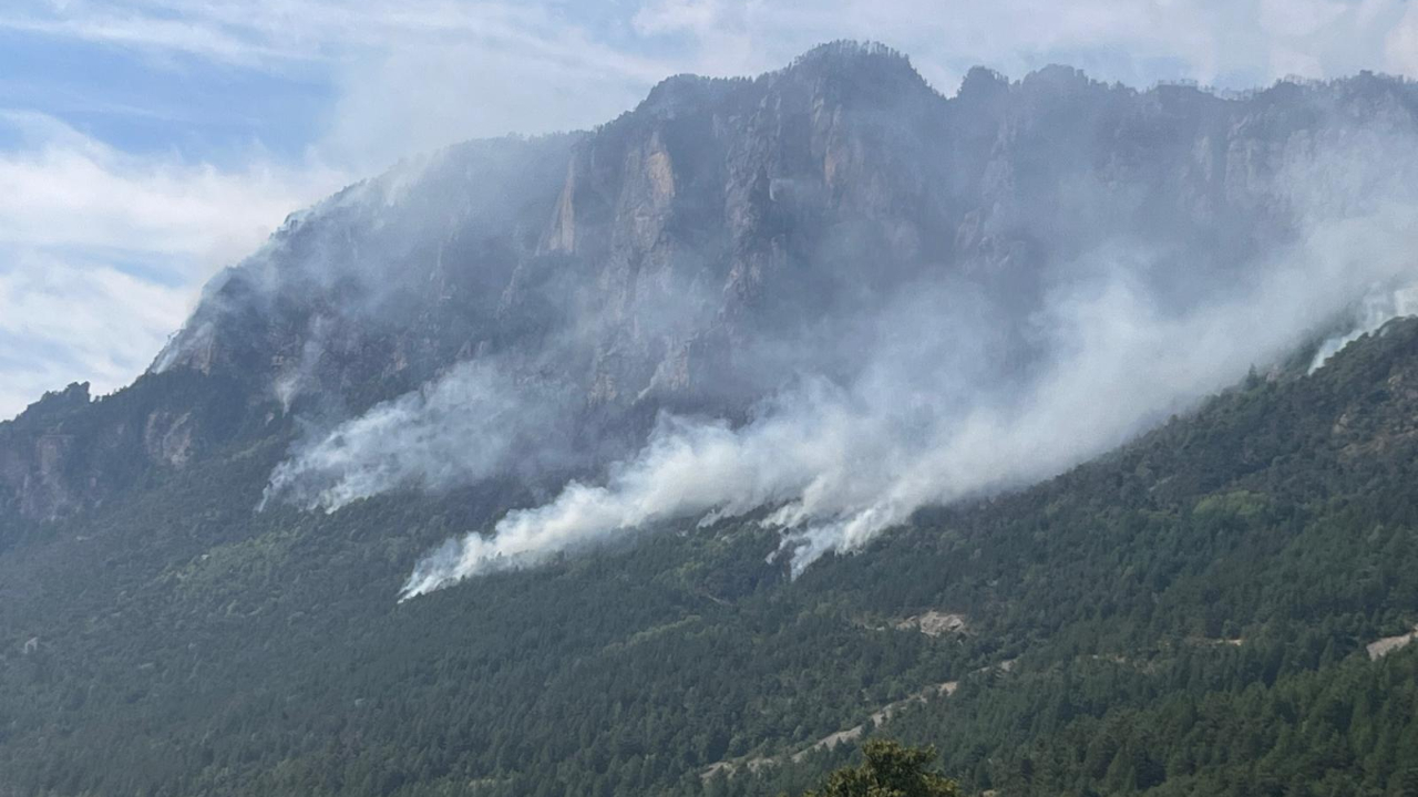 130 hectares parcourus par les flammes à l'Argentière la Bessée et Freissinières 130 hectares parcourus par les flammes à l'Argentière la Bessée et Freissinières