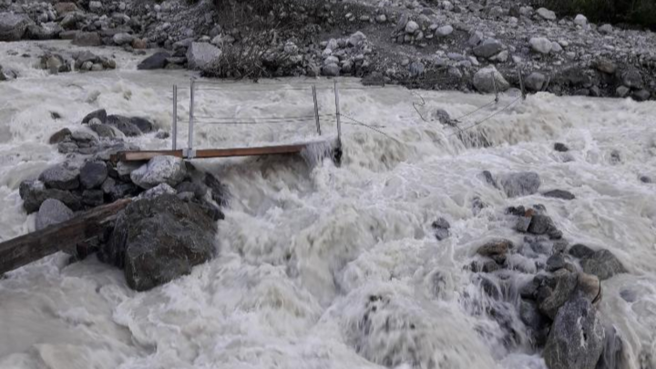 Apr&egrave;s les orages, des sentiers inaccessibles &agrave; Vallouise-Pelvoux