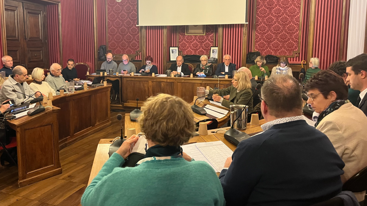 « Attendre la période préélectorale pour augmenter les budgets associatifs, c’est petit » juge M-J. Allemand