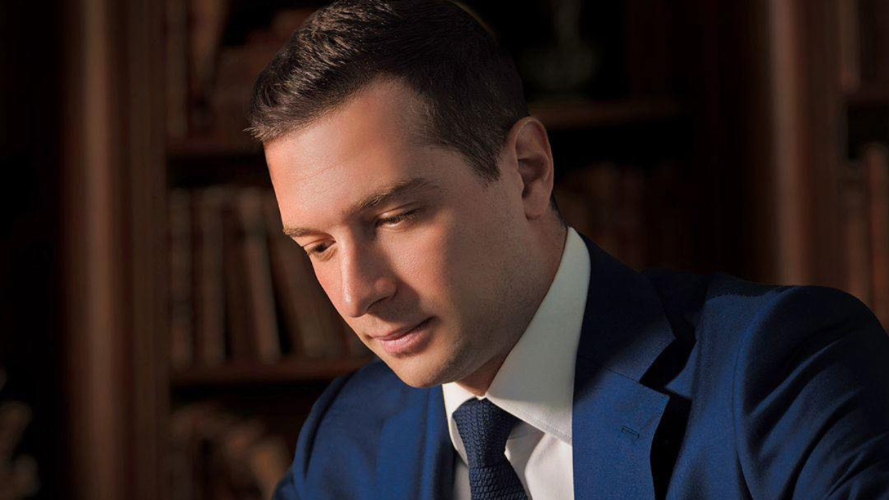 Bardella au Flibustier samedi : le restaurant de la Freissinouse tagué Bardella au Flibustier samedi : le restaurant de la Freissinouse tagué