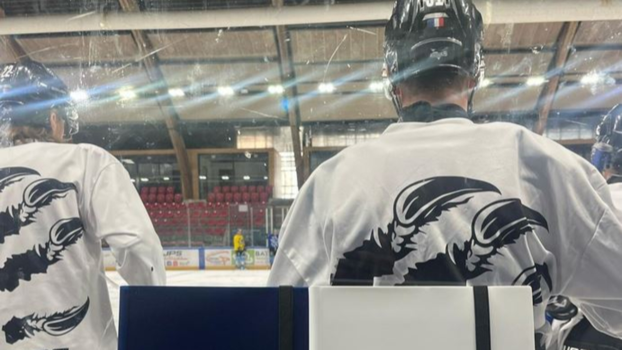 Centre de formation de hockey sur glace : une guerre des clubs ?