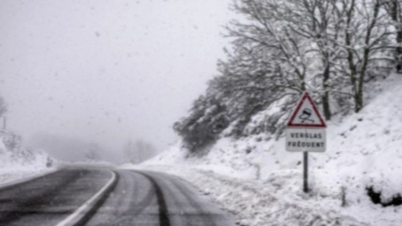 Chutes de neige, la pr&eacute;fecture des Hautes-Alpes lance un appel &agrave; la vigilance