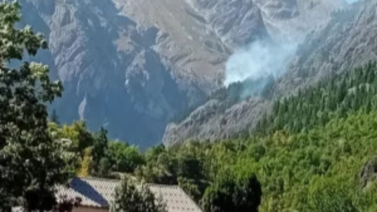 D&eacute;part de feu &agrave; Ailefroide : un secteur difficile &agrave; atteindre pour les pompiers