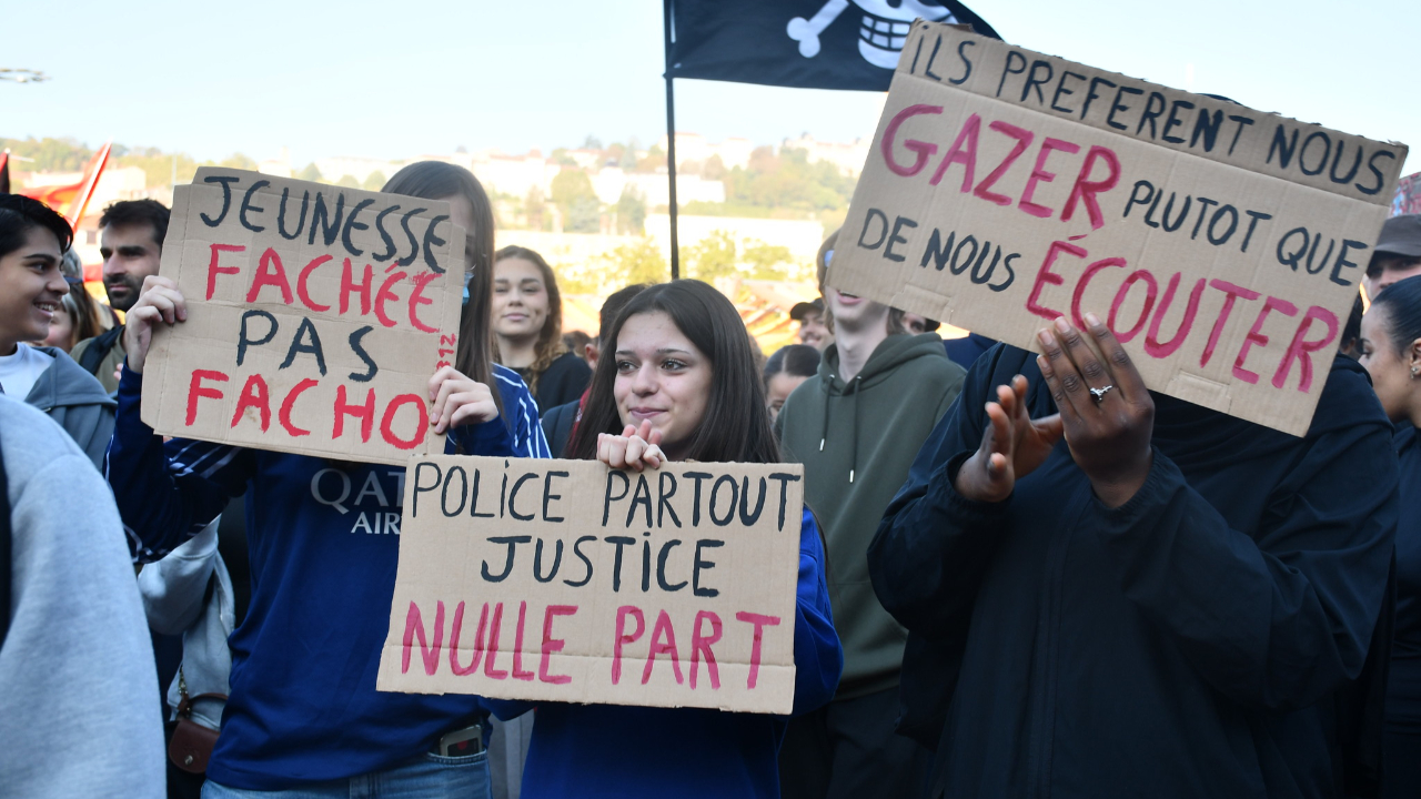 Embrun : quinze lyc&eacute;ens exclus apr&egrave;s une manifestation, SUD &Eacute;ducation et la FCPE contestent les sanctions
