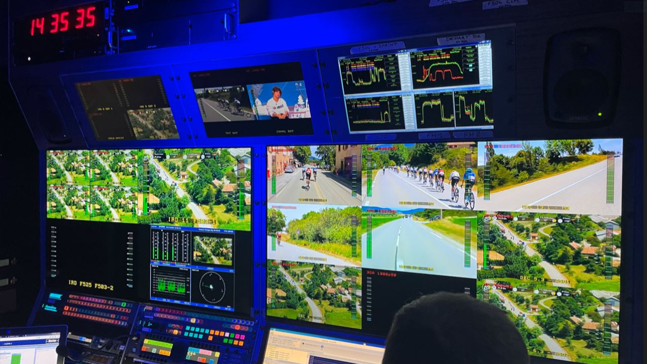 Hautes-Alpes : la diffusion du Tour, un "défi du quotidien" pour M. Grall, technicien Orange