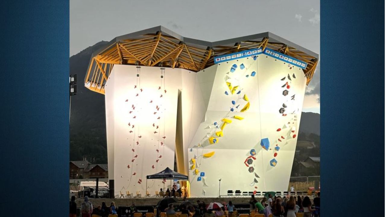 Hautes-Alpes : avec son mur d'escalade, Briançon peut désormais faire rougir Pékin