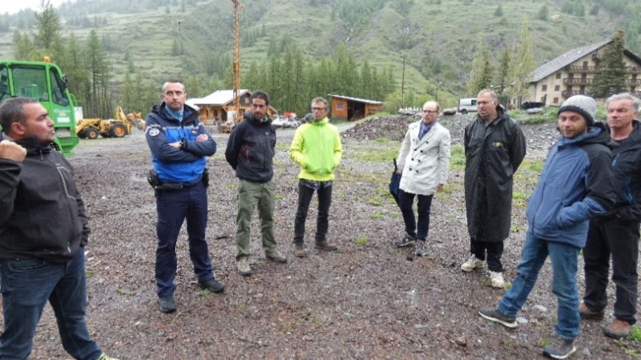 Hautes-Alpes : chiens de protection, des pistes pour réduire les incidents avec les promeneurs