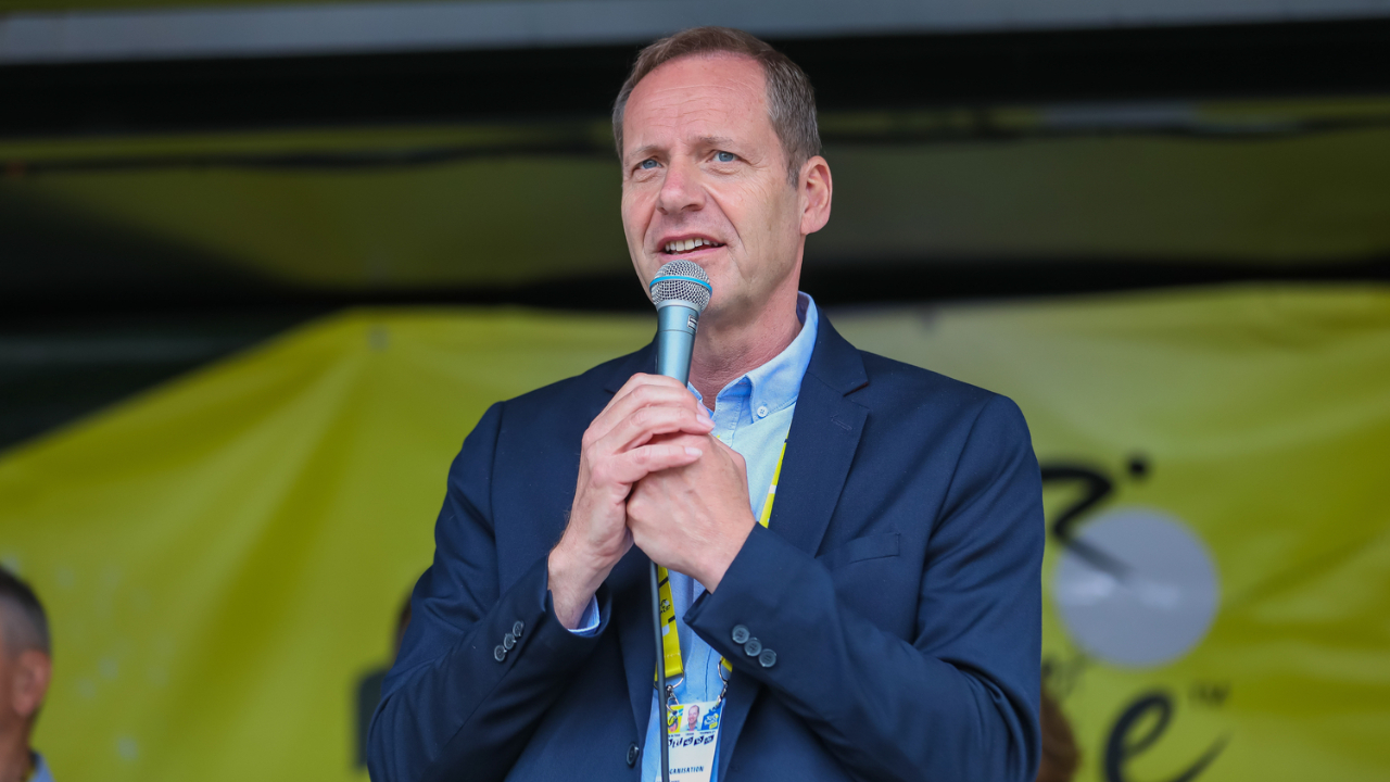 Hautes-Alpes : le patron du Tour, dans le Dévoluy pour une collecte de déchets Hautes-Alpes : le patron du Tour, dans le Dévoluy pour une collecte de déchets