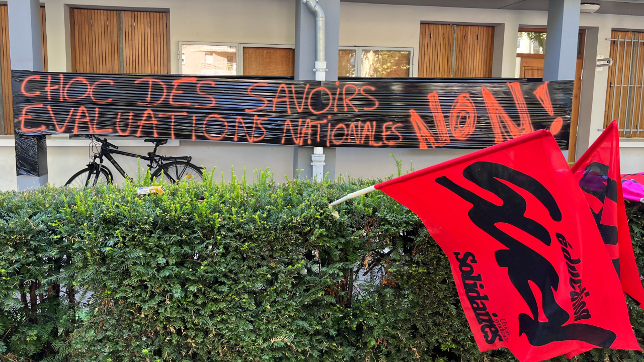 Hautes-Alpes : des évaluations "standardisées" et "pas au bon moment" pour les enseignants grévistes Hautes-Alpes : des évaluations "standardisées" et "pas au bon moment" pour les enseignants grévistes