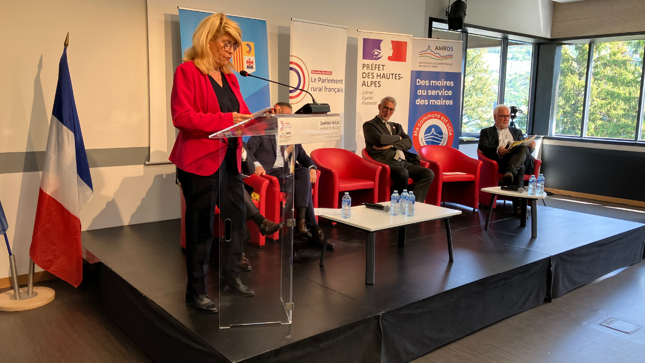 Hautes-Alpes : Dominique Faure à Savines le Lac, quel avenir pour la compétence eau ? Hautes-Alpes : Dominique Faure à Savines le Lac, quel avenir pour la compétence eau ?