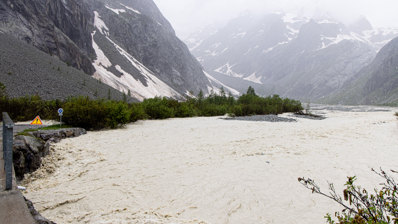 Hautes-Alpes : fortes pluies, les randonneurs appelés à ne pas se rendre sur certains sites tout le week-end Hautes-Alpes : fortes pluies, les randonneurs appelés à ne pas se rendre sur certains sites tout le week-end