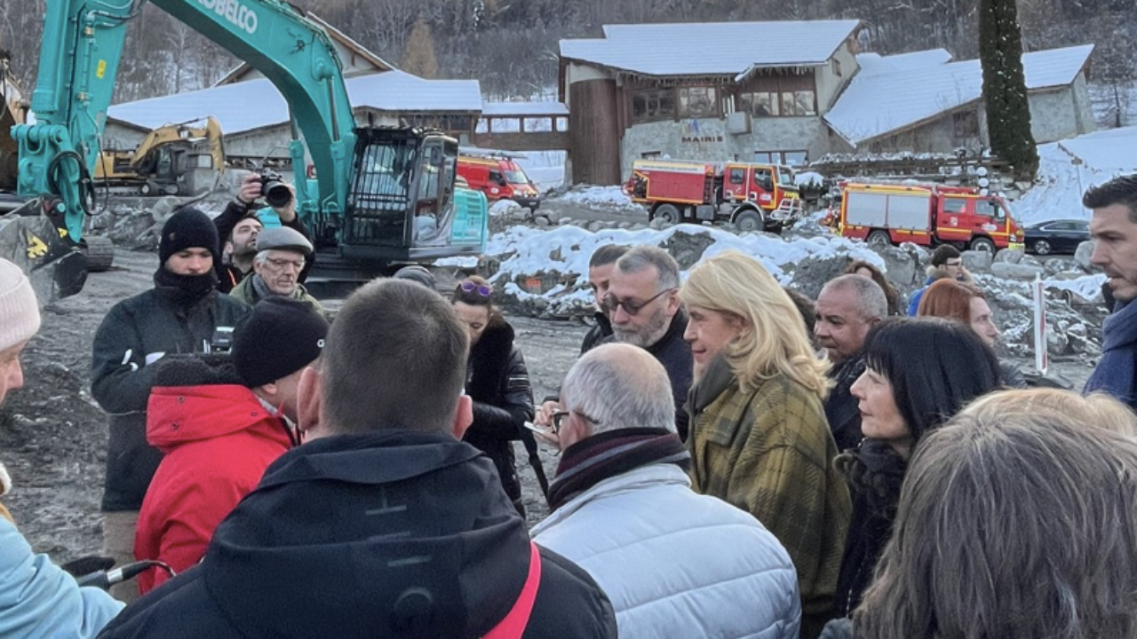 Hautes-Alpes : la ministre déléguée en visite de terrain dans le Guillestrois Hautes-Alpes : la ministre déléguée en visite de terrain dans le Guillestrois