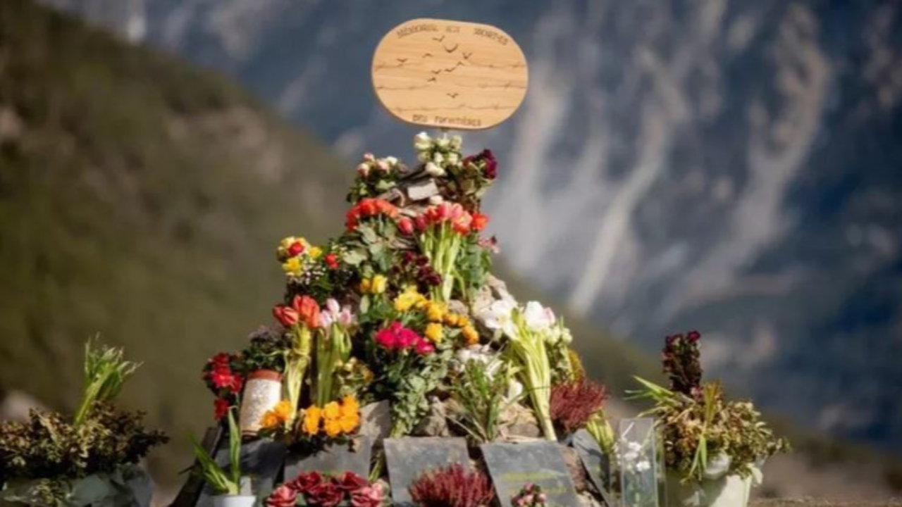 Hautes-Alpes : le cairn de Briançon en mémoire des « morts aux frontières » a été retiré par la commune Hautes-Alpes : le cairn de Briançon en mémoire des « morts aux frontières » a été retiré par la commune