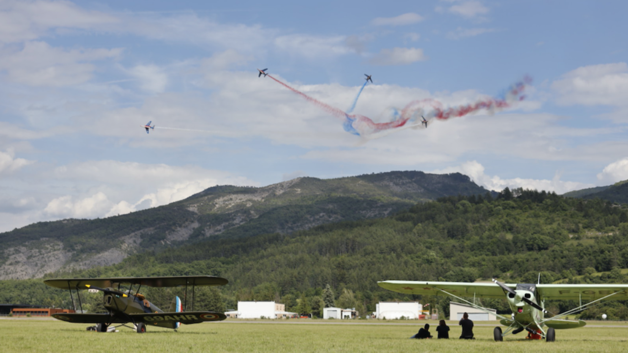 Hautes-Alpes : 60.000 personnes sur le tarmac de Gap-Tallard pour le 3ème meeting aérien Hautes-Alpes : 60.000 personnes sur le tarmac de Gap-Tallard pour le 3ème meeting aérien
