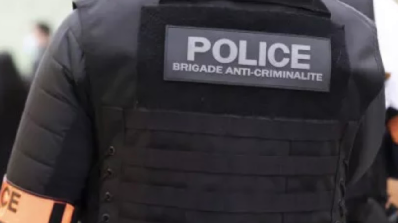 Hautes-Alpes : tag sur l’Alp’Arena, Roger Didier s’insurge