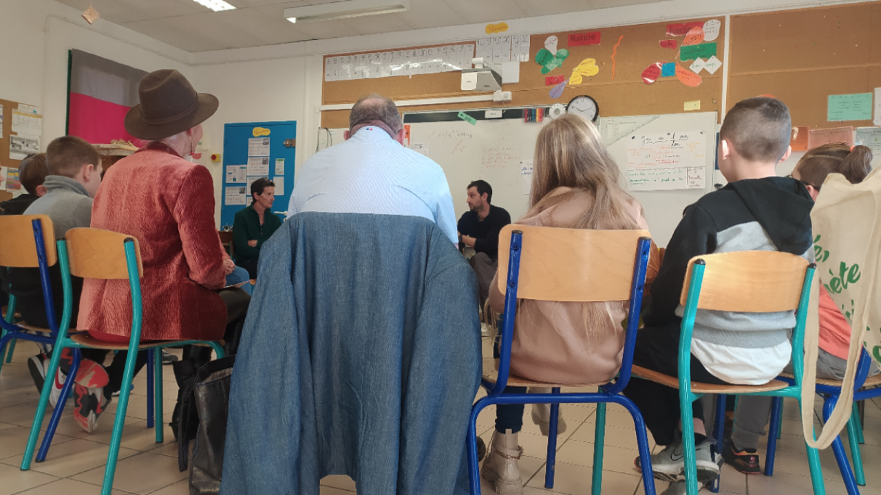 Hautes-Alpes : un député sur les bancs de l’école