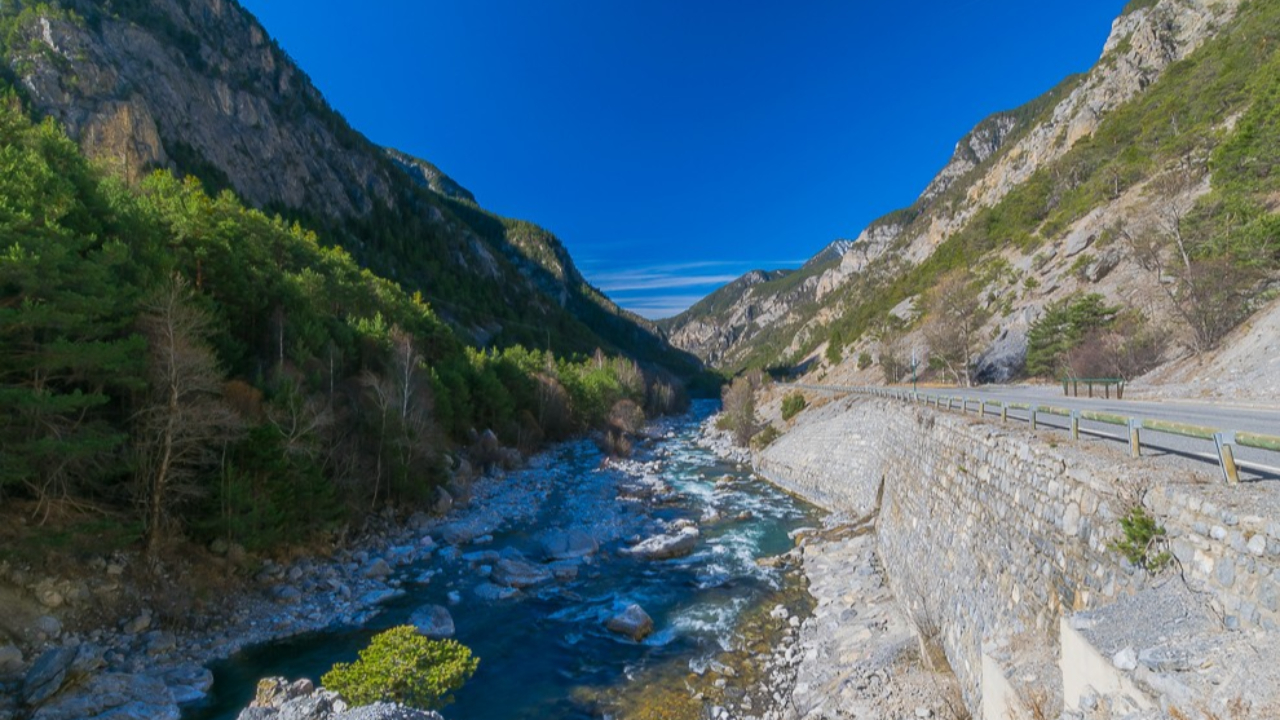 Hautes-Alpes : un kayakiste britannique décède à Château-Ville-Vieille