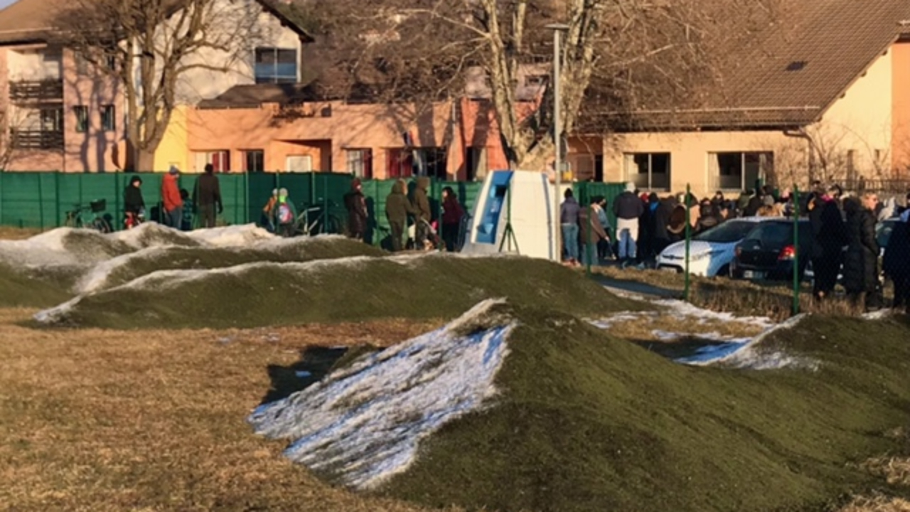 Hautes-Alpes : une opposition municipale qui alerte sur des micros plastiques « toxiques » au stade Paul Givaudan à Gap