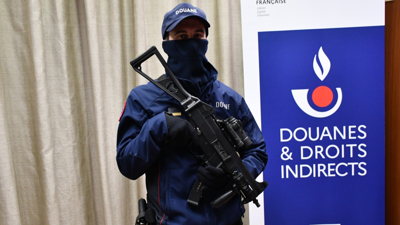 Il cachait 130 kilos de cannabis derri&egrave;re des fruits et des l&eacute;gumes : un Lituanien pinc&eacute; &agrave; Montgen&egrave;vre lourdement condamn&eacute;