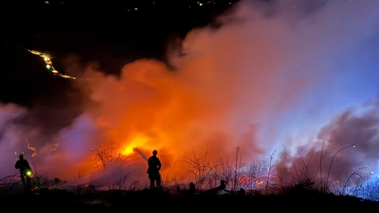Incendie dans les Hautes-Alpes : les &Eacute;cologistes accusent le pr&eacute;fet d&rsquo;avoir r&eacute;agi trop tard