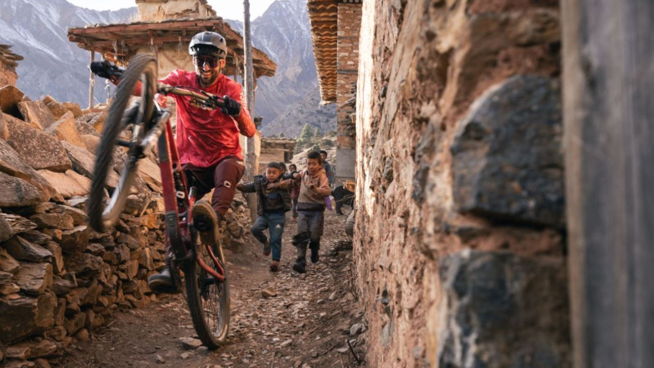 Killian Bron aux Orres pour pr&eacute;senter son nouveau film, &laquo; Mandala &raquo;