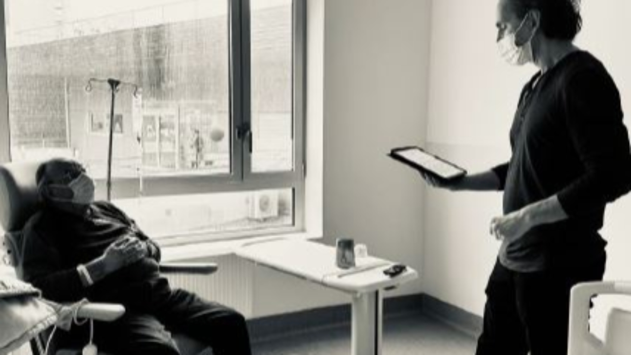 L&rsquo;acteur Thomas Cousseau est venu partager un moment litt&eacute;raire au CHICAS de Gap