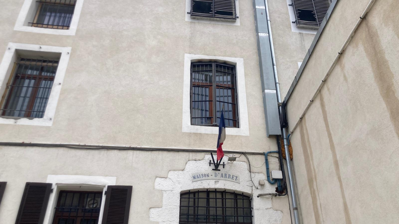 La surpopulation carc&eacute;rale : une r&eacute;alit&eacute; &agrave; la maison d&rsquo;arr&ecirc;t de Gap