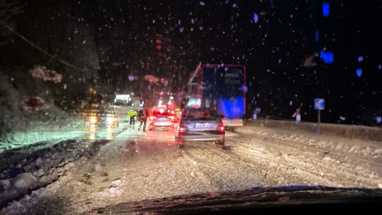 Le col Bayard fermé aux poids-lourds