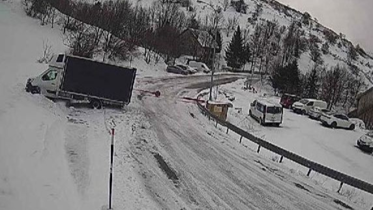 Le col du Lautaret ferm&eacute; &agrave; cause d'un "vent tr&egrave;s fort"