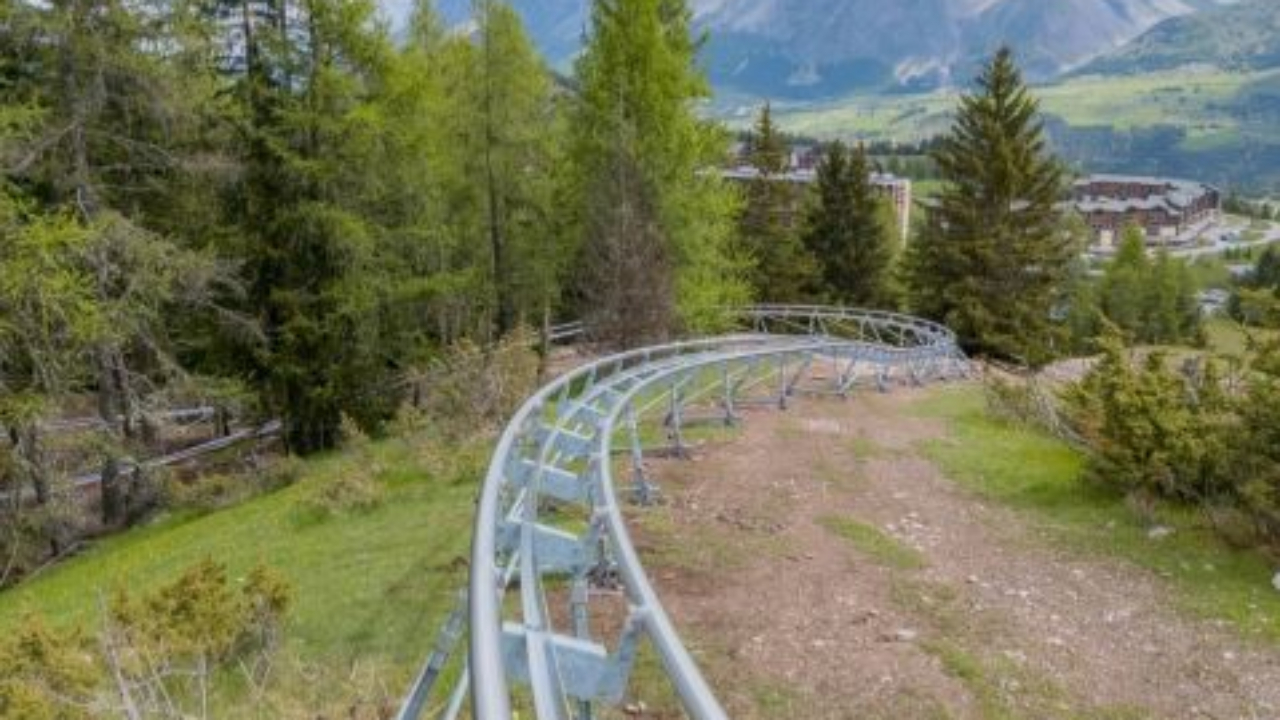 Le D&eacute;voluy inaugure sa D&eacute;voluge, une luge sur rail