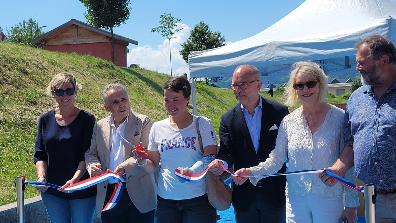 Le nouvel espace multisport de Savines le Lac prend le nom d’Aurélie Richard Le nouvel espace multisport de Savines le Lac prend le nom d’Aurélie Richard