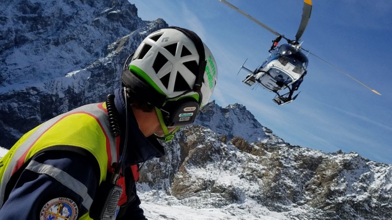 Montgen&egrave;vre : un skieur italien entre la vie et la mort apr&egrave;s une avalanche
