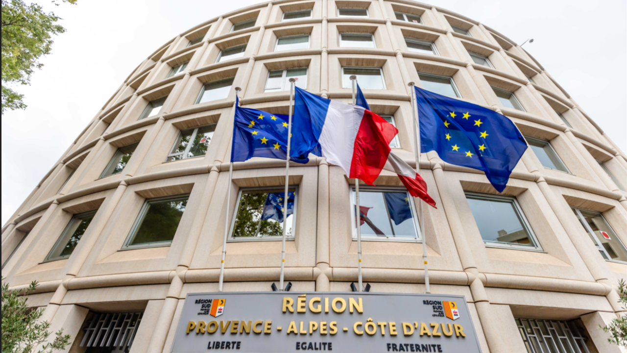 Pavoisement, Renaud Muselier appelle à revenir « aux fondamentaux » Pavoisement, Renaud Muselier appelle à revenir « aux fondamentaux »