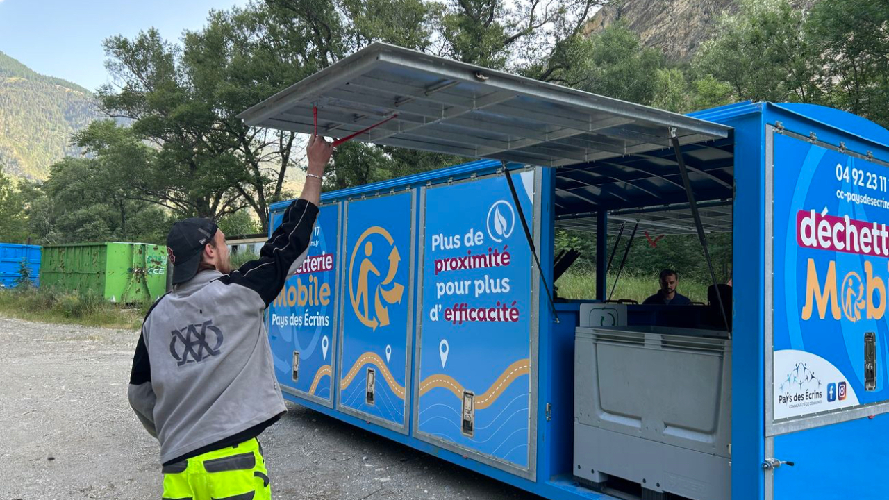 Pays des &Eacute;crins : la d&eacute;chetterie mobile est en service