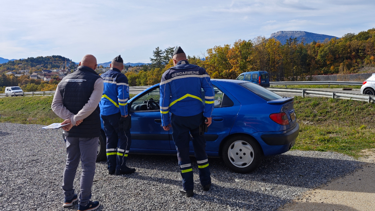 Pneus hiver obligatoires, le véhicule peut être immobilisé en cas de non-respect Pneus hiver obligatoires, le véhicule peut être immobilisé en cas de non-respect