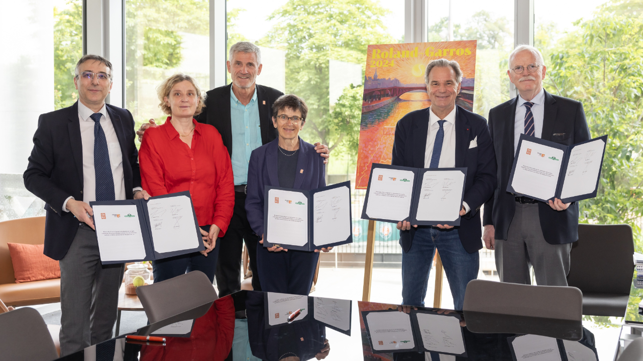 Région : la Fédération française de tennis s'engage pour planter des arbres Région : la Fédération française de tennis s'engage pour planter des arbres