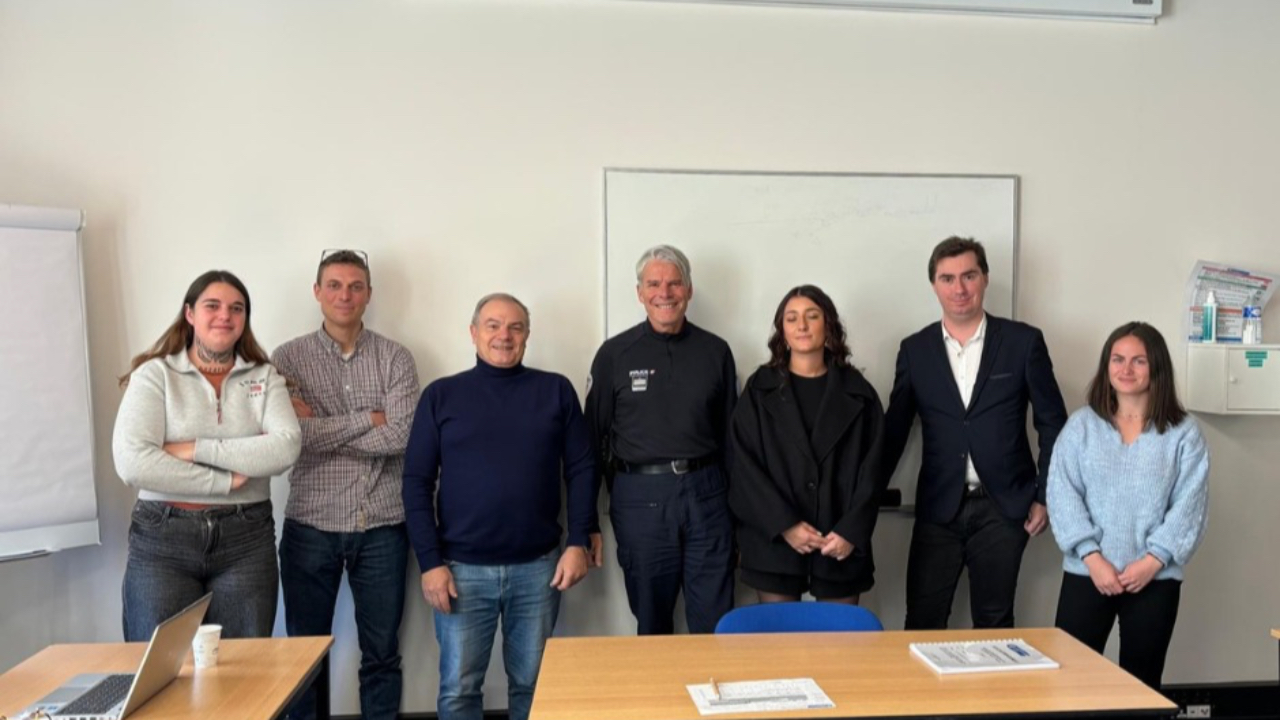 Rencontre entre la Police Nationale et les &eacute;tudiants en Master 2 &agrave; la CCI des Hautes-Alpes