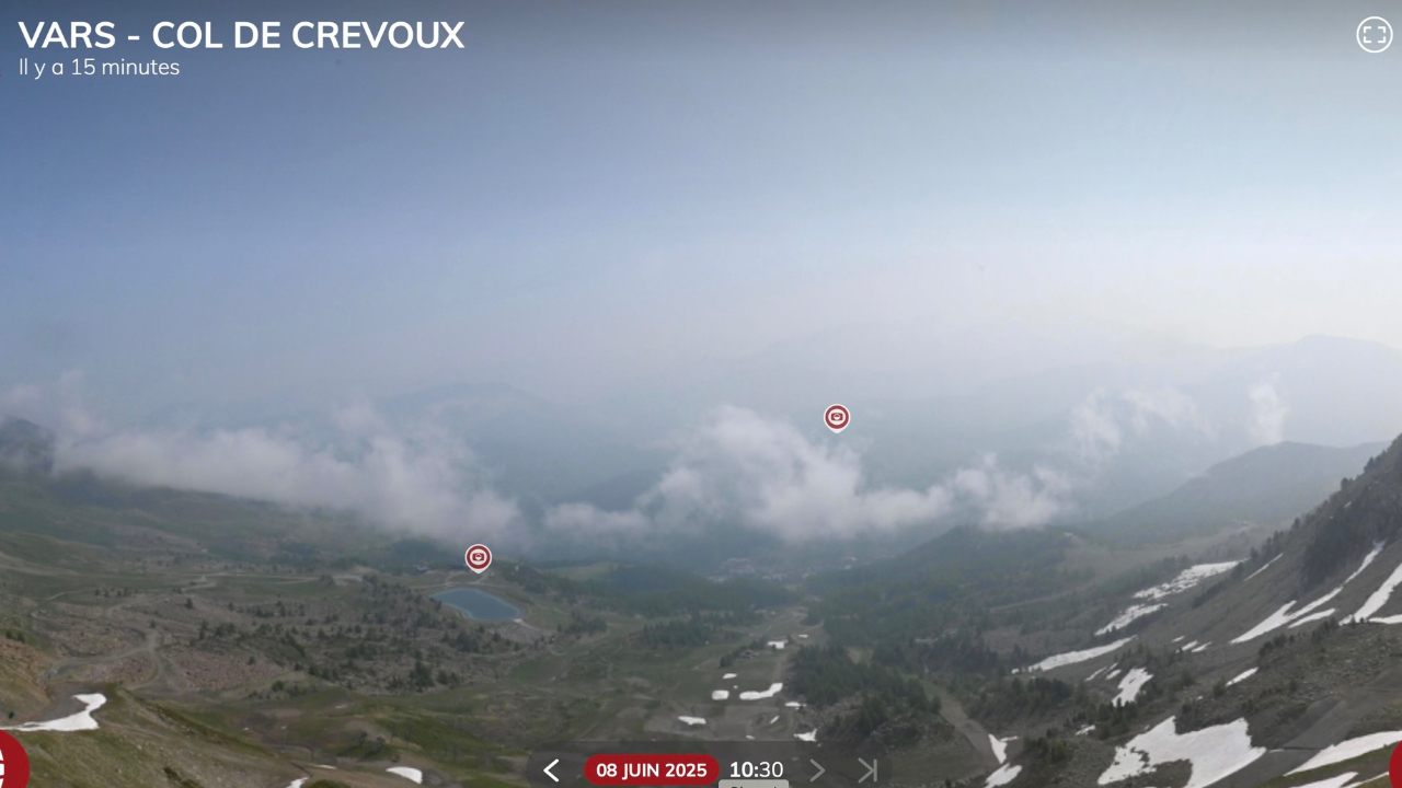 Un ciel voilé par les fumées venues du Canada dans les Hautes-Alpes Un ciel voilé par les fumées venues du Canada dans les Hautes-Alpes