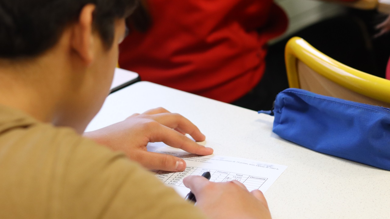 Un &eacute;l&egrave;ve de CM2 s&egrave;me la terreur &agrave; Baratier : plusieurs institutrices agress&eacute;es, une fracture du nez &agrave; d&eacute;plorer