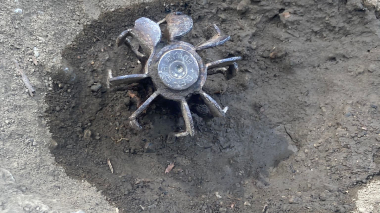 Un obus d&eacute;couvert &agrave; proximit&eacute; du fort des Trois T&ecirc;tes de Brian&ccedil;on