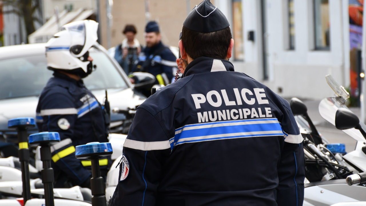 Un policier municipal jug&eacute; pour intimidation &agrave; Brian&ccedil;on : quatre mois de prison avec sursis requis