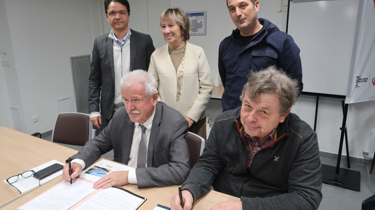 Un projet de parc photovolta&iuml;que &agrave; Aspres sur Bu&euml;ch