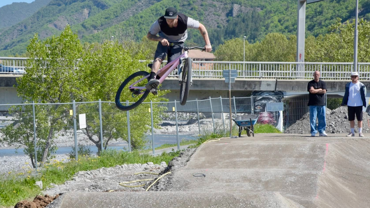 Un pumptrack et un terrain de basket en accès libre pour les Dignois Un pumptrack et un terrain de basket en accès libre pour les Dignois